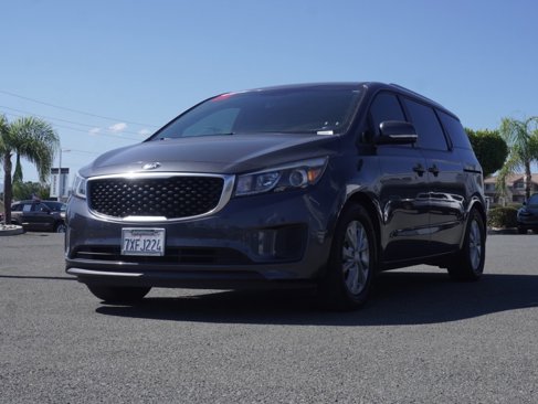 Used 2017 Kia Sedona LX w/ LX Essentials Premium Package image 8