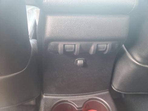 Used 2015 Jeep Wrangler Unlimited Sahara image 24