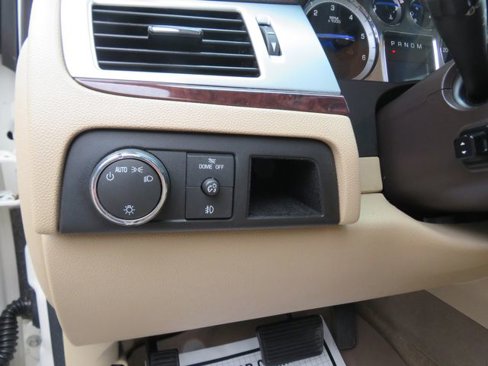 Used 2011 Cadillac Escalade ESV Premium image 22