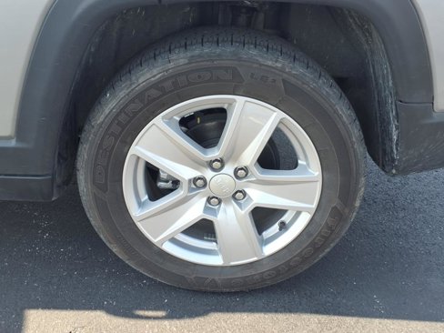 Used 2022 Jeep Compass Latitude image 20