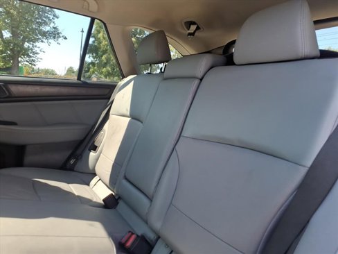 Used 2018 Subaru Outback 2.5i Limited image 9