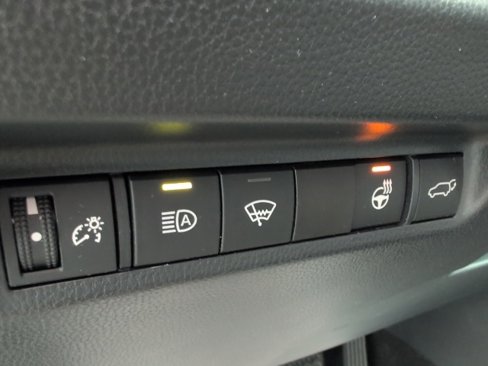 Used 2020 Toyota RAV4 XLE Premium image 24