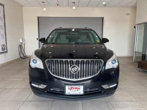 Used 2017 Buick Enclave Convenience image 2