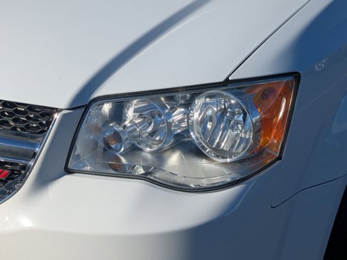 Used 2017 Dodge Grand Caravan SE image 10