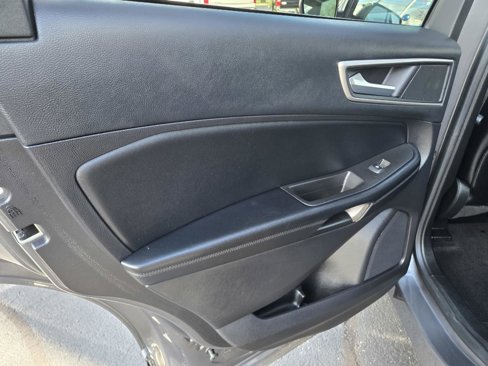 Used 2022 Ford Edge SEL image 36