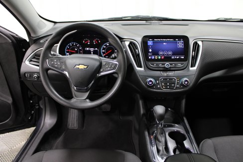 Used 2023 Chevrolet Malibu LT image 2