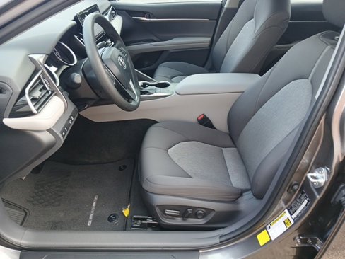 Used 2022 Toyota Camry LE image 38