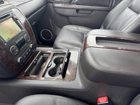 Used 2011 GMC Yukon Denali image 25