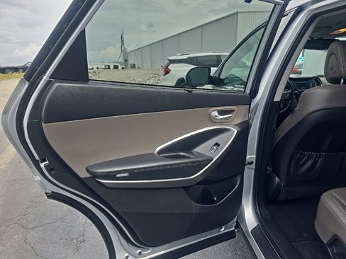 Used 2014 Hyundai Santa Fe GLS image 16