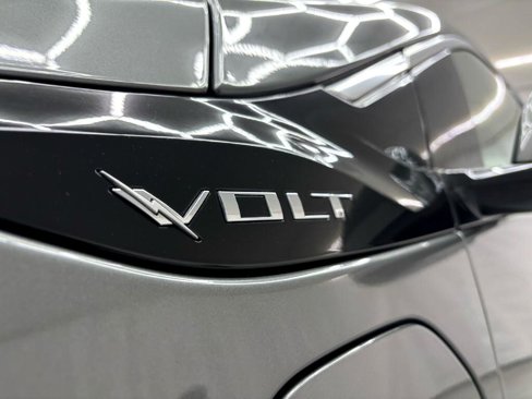 Used 2017 Chevrolet Volt LT w/ Comfort Package image 12