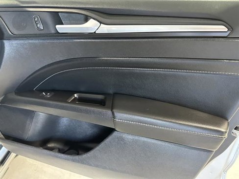 Used 2020 Ford Fusion Titanium image 34