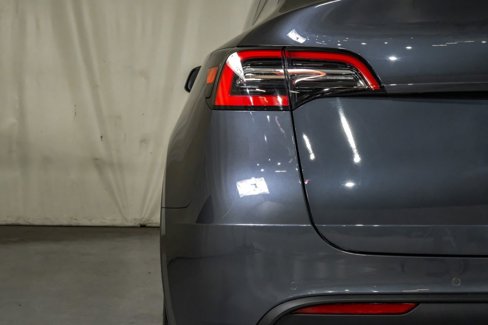 Used 2020 Tesla Model Y Long Range image 35
