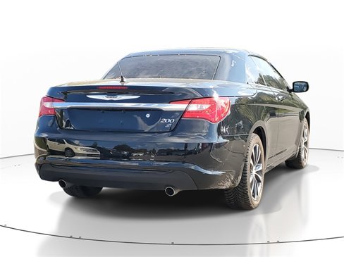 Used 2013 Chrysler 200 S image 4