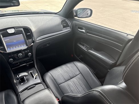 Used 2014 Chrysler 300 S image 15