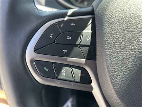 Used 2021 Jeep Cherokee Limited image 20