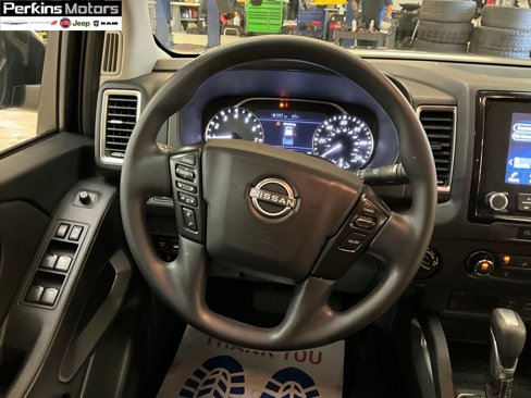 Used 2023 Nissan Frontier SV image 10