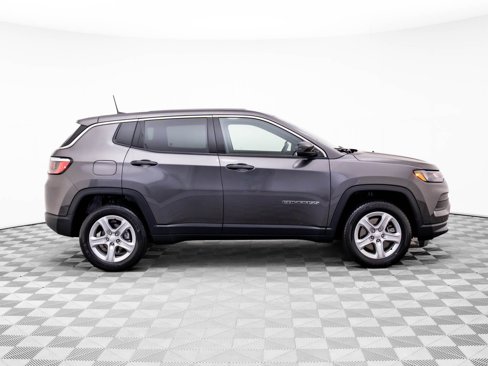 Used 2023 Jeep Compass Sport image 6