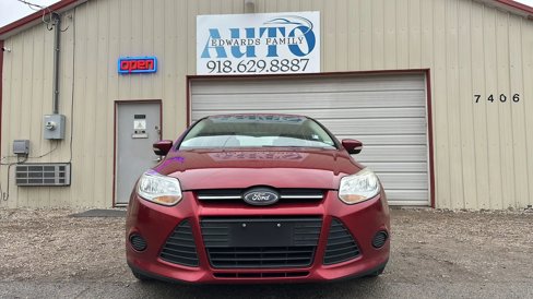 Used 2013 Ford Focus SE w/ SE Winter Pkg image 4