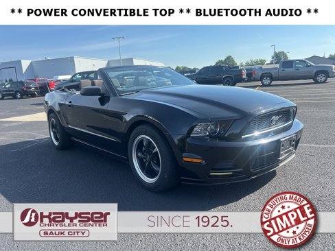 Used 2013 Ford Mustang Convertible image 1
