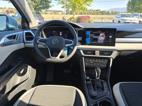 New 2025 Volkswagen Taos SE image 20