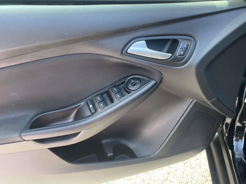 Used 2017 Ford Focus SE image 14