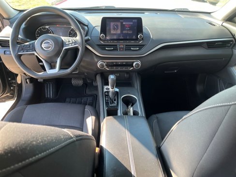 Used 2022 Nissan Altima 2.5 SV image 22