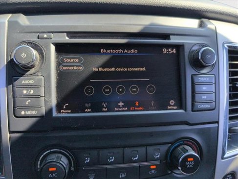 Used 2019 Nissan Titan SV image 12