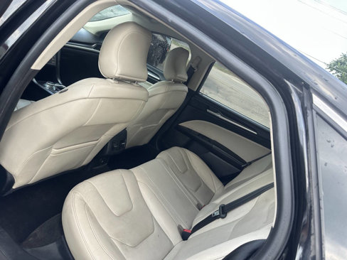 Used 2018 Ford Fusion Titanium image 15