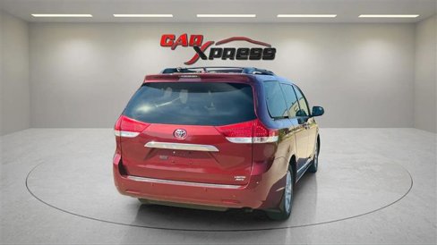 Used 2011 Toyota Sienna Limited image 7