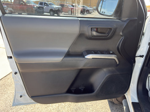 Used 2018 Toyota Tacoma SR5 image 10