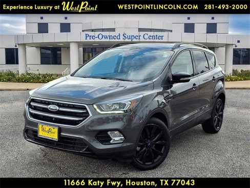 Used 2017 Ford Escape Titanium image 1