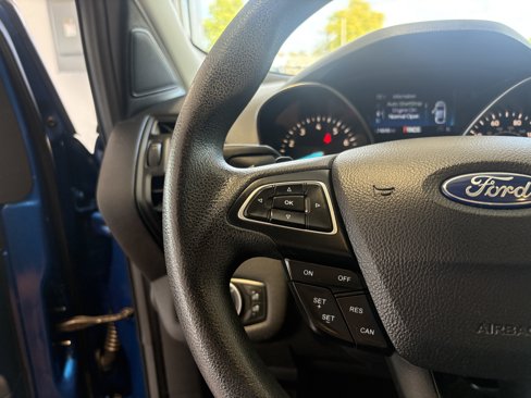 Used 2017 Ford Escape SE image 11
