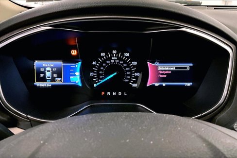 Used 2017 Ford Fusion SE w/ Fusion SE Technology Package image 20