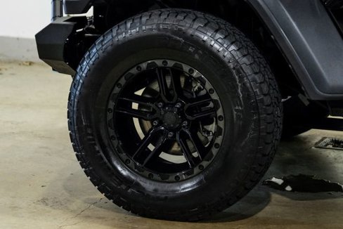 Used 2023 Jeep Wrangler Sport image 5