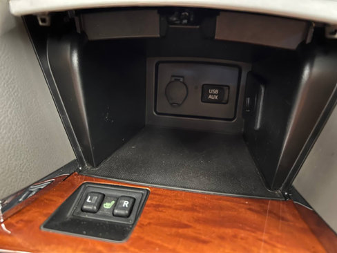 Used 2011 Toyota Camry XLE image 21