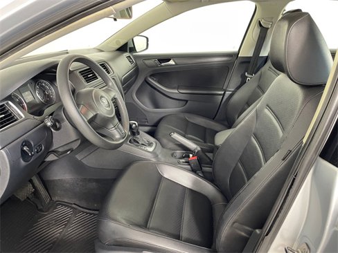Used 2014 Volkswagen Jetta SE image 3