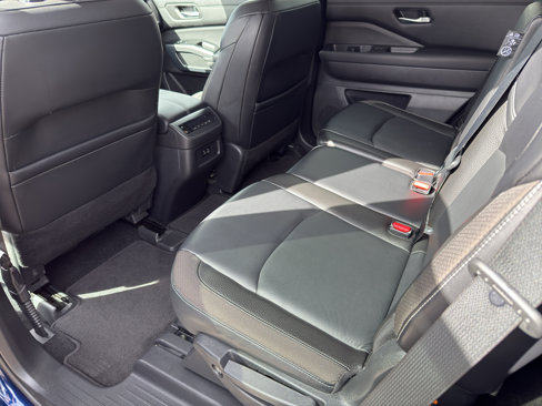 Used 2022 Nissan Pathfinder SL image 26