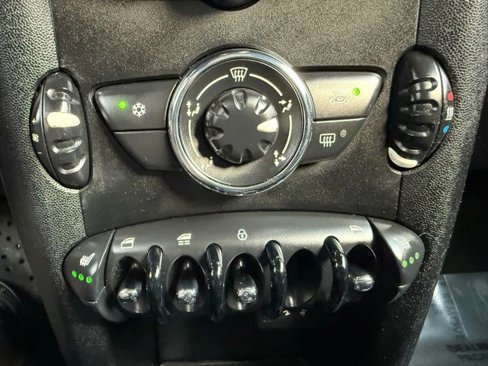 Used 2012 MINI Cooper Convertible image 29