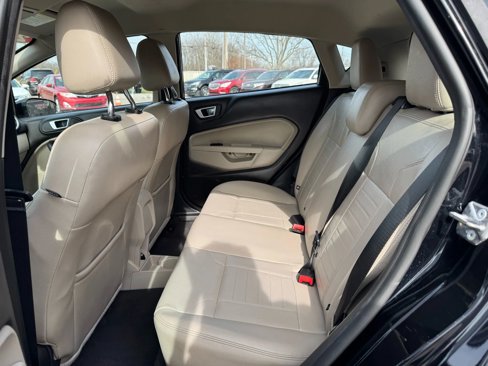 Used 2017 Ford Fiesta Titanium image 19
