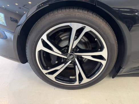 Used 2022 Audi e-tron GT Premium Plus image 28