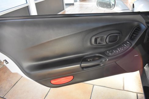Used 2001 Chevrolet Corvette Convertible w/ Preferred Equipment Group2 image 8