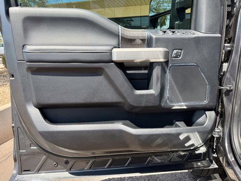 Used 2020 Ford F250 Lariat w/ Chrome Package image 17