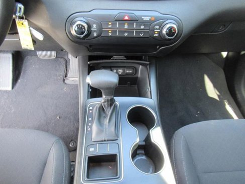 Used 2019 Kia Sorento LX image 20