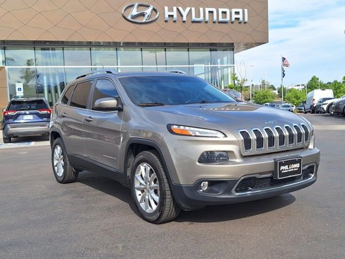 Used 2017 Jeep Cherokee Limited image 1