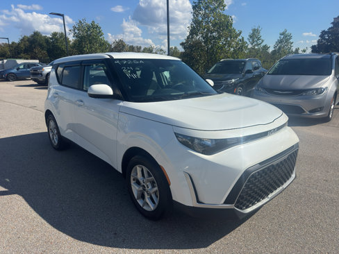Used 2024 Kia Soul S image 3