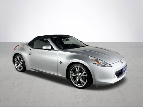 Used 2011 Nissan 370Z Touring w/ Sport Pkg image 4