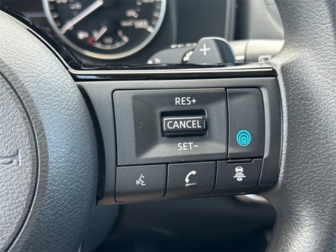 Used 2023 Nissan Rogue SV image 28