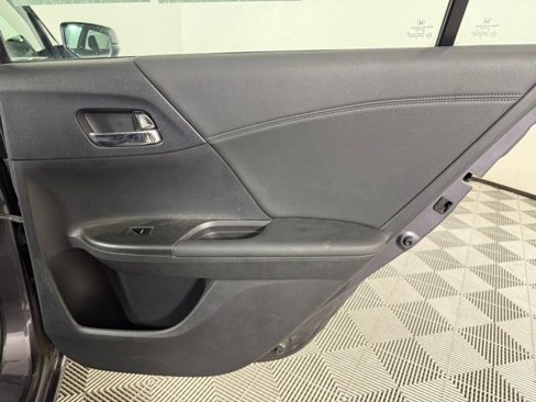 Used 2013 Honda Accord EX image 32