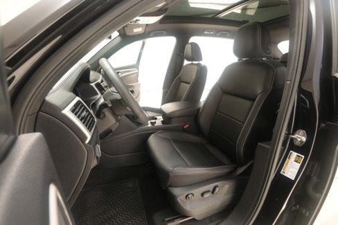 Used 2022 Volkswagen Atlas Cross Sport SE image 32
