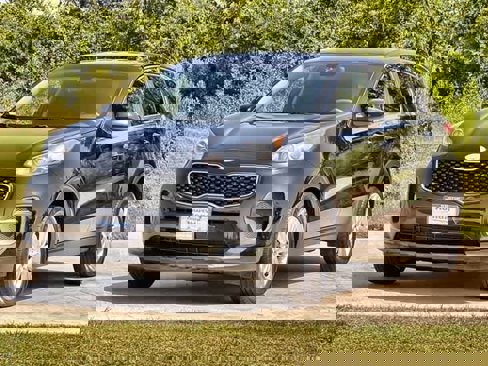 Used 2019 Kia Sportage LX image 2